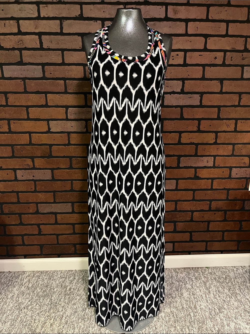 Black & White Trina Turk Sleeveless Maxi Dress